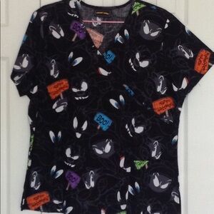 Looney Toons Halloween scrub top size XL